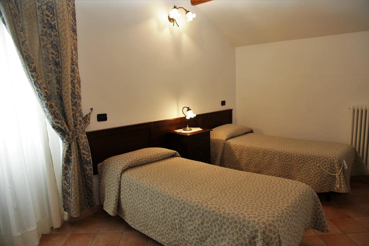 אובינדולי Hotel Il Ghiro מראה חיצוני תמונה