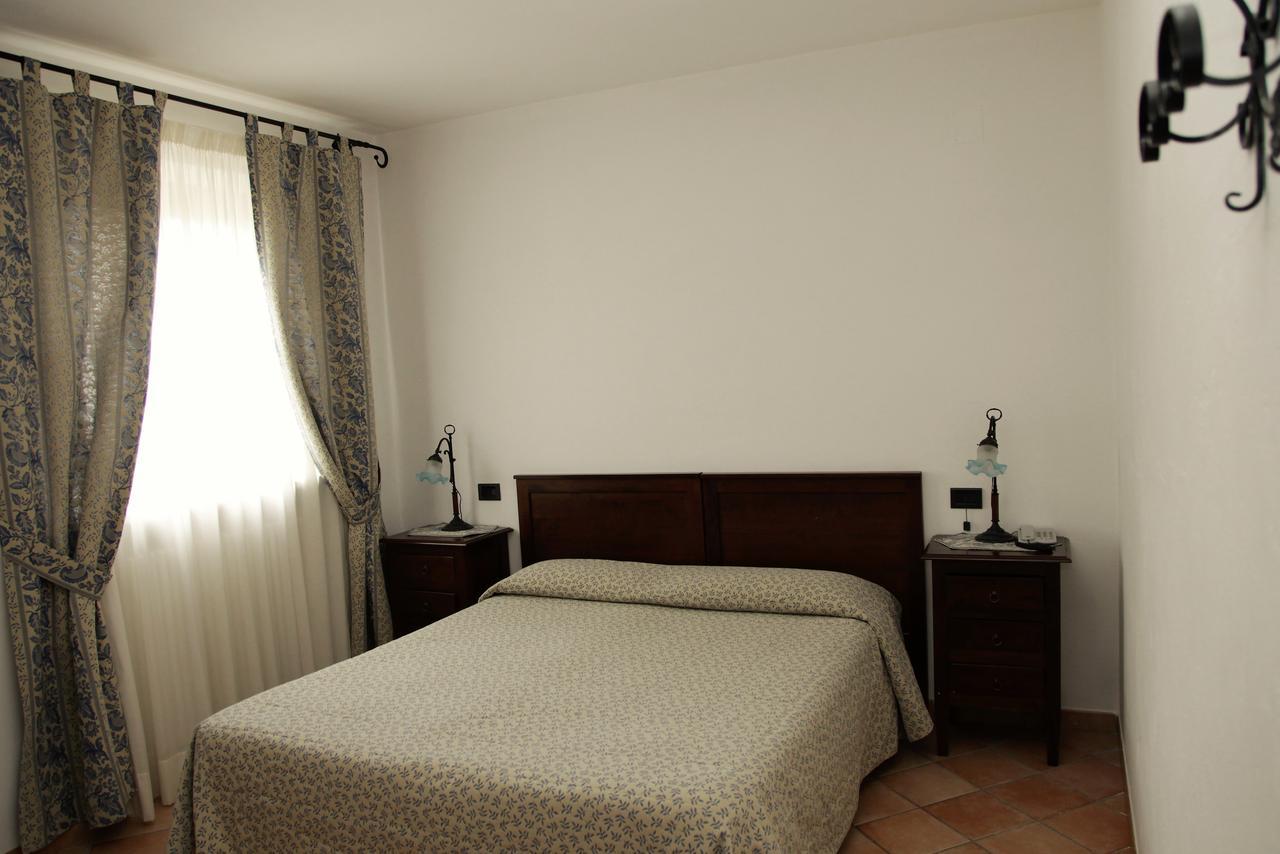 אובינדולי Hotel Il Ghiro מראה חיצוני תמונה