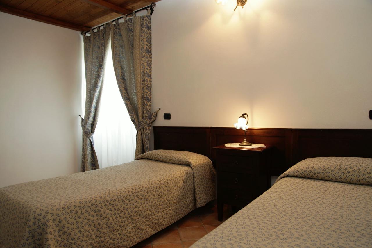 אובינדולי Hotel Il Ghiro מראה חיצוני תמונה